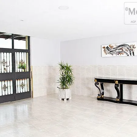 Appartement Beautiful With Balcony And Pool. *